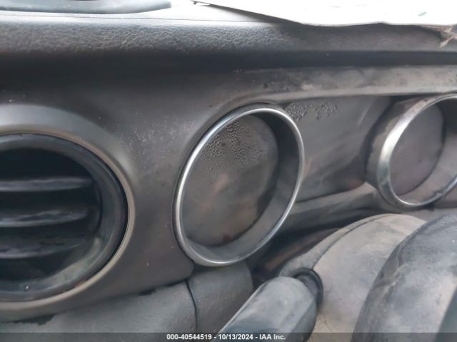 1C4HJXDG4JW238447 Jeep Wrangler Unlimited Sport S 4x4