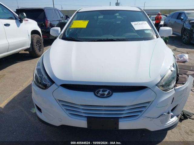 KM8JT3AF0FU086763 Hyundai TUCSON GLS