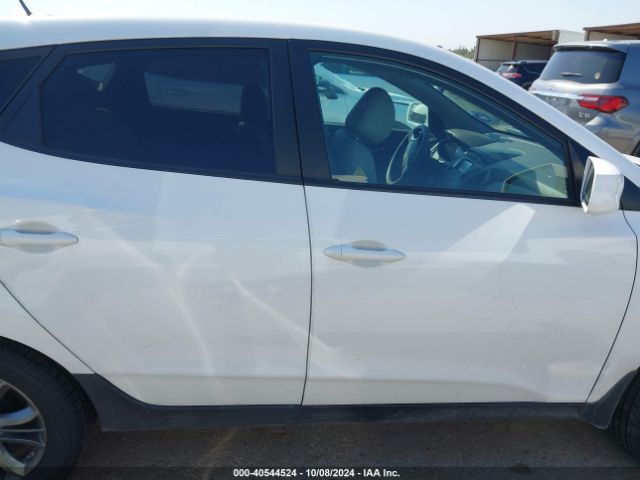 KM8JT3AF0FU086763 Hyundai TUCSON GLS