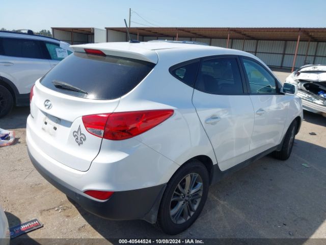 KM8JT3AF0FU086763 Hyundai TUCSON GLS