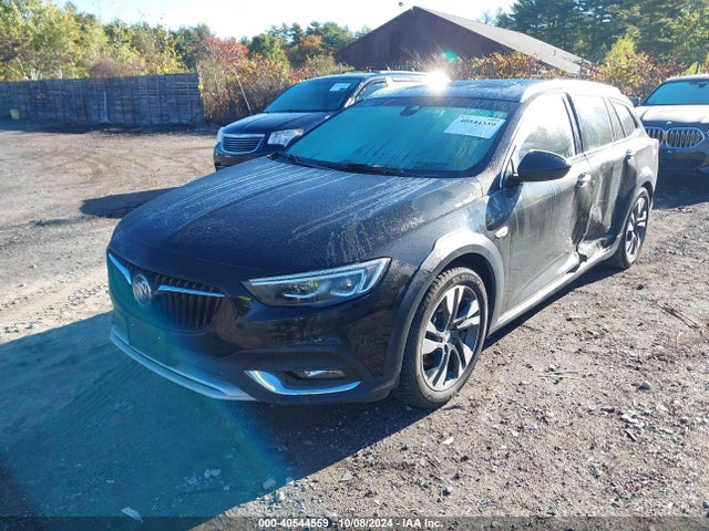 W04GV8SX8J1068769 Buick Regal Tourx Essence