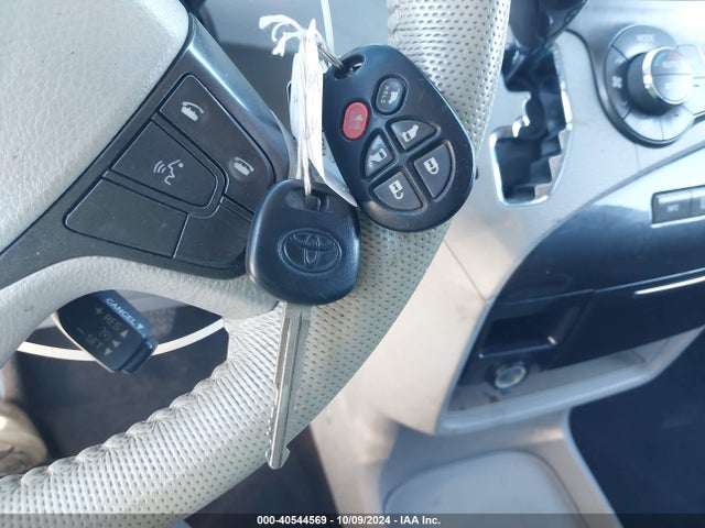 Toyota Sienna Se 8 Passenger 2014 5TDXK3DC6ES426391 Image 11