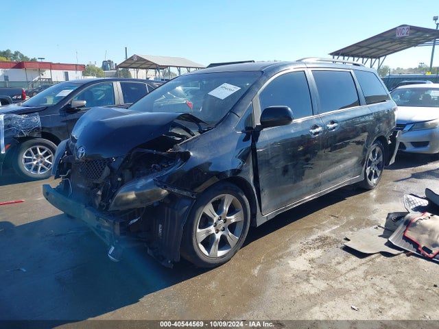 Toyota Sienna Se 8 Passenger 2014 5TDXK3DC6ES426391 Image 2