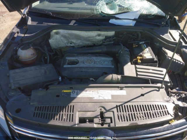 WVGAV7AX8FW590444 Volkswagen TIGUAN SE