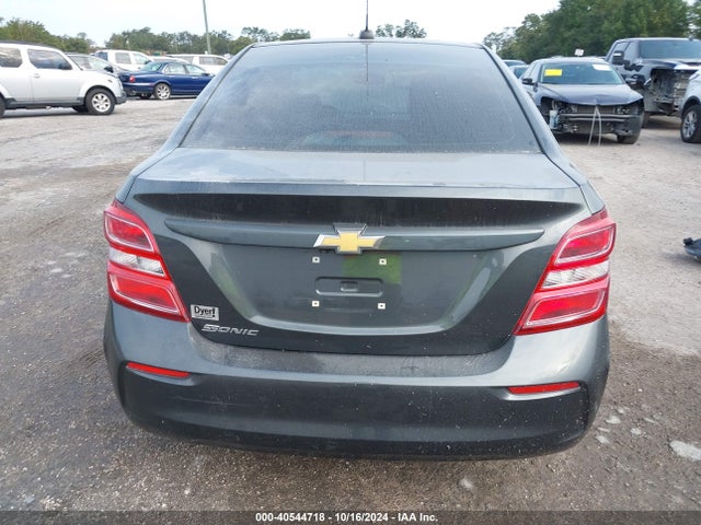 Chevrolet Sonic Ls Auto 2018 1G1JB5SH7J4110335 Image 17