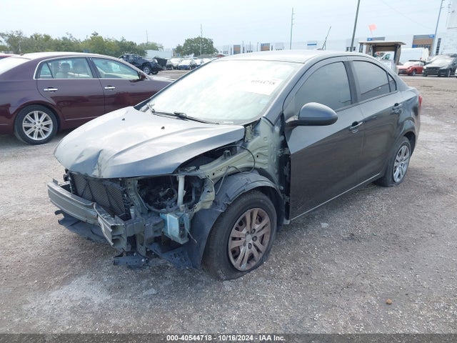 Chevrolet Sonic Ls Auto 2018 1G1JB5SH7J4110335 Image 2