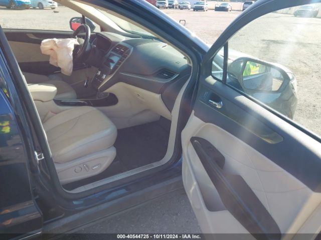 5LMCJ3C98HUL70356 Lincoln Mkc Reserve