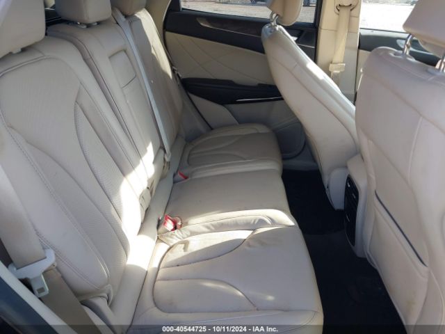 5LMCJ3C98HUL70356 Lincoln Mkc Reserve