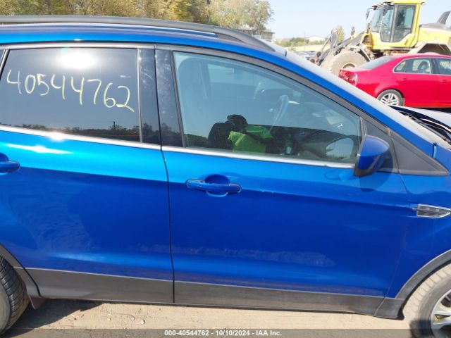 1FMCU9GD1JUD59670 Ford ESCAPE SE
