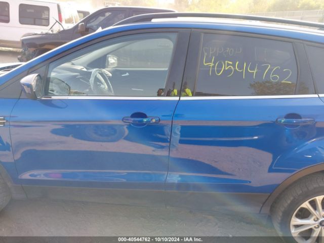 1FMCU9GD1JUD59670 Ford ESCAPE SE