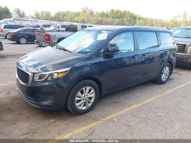 KIA SEDONA LX 2016 KNDMB5C10G6108204 Image 2