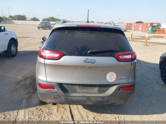 1C4PJLLB0JD511518 Jeep Cherokee Latitude Plus Fwd