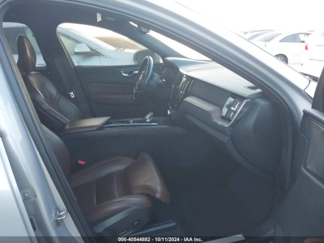 YV4L12DL0N1024341 Volvo Xc60 B5 Inscription