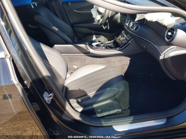 WDDZF4KB5HA051176 Mercedes-Benz E 300 4matic