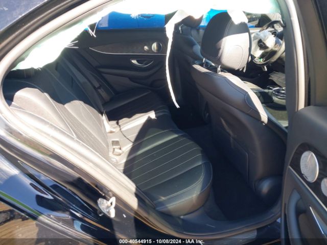WDDZF4KB5HA051176 Mercedes-Benz E 300 4matic