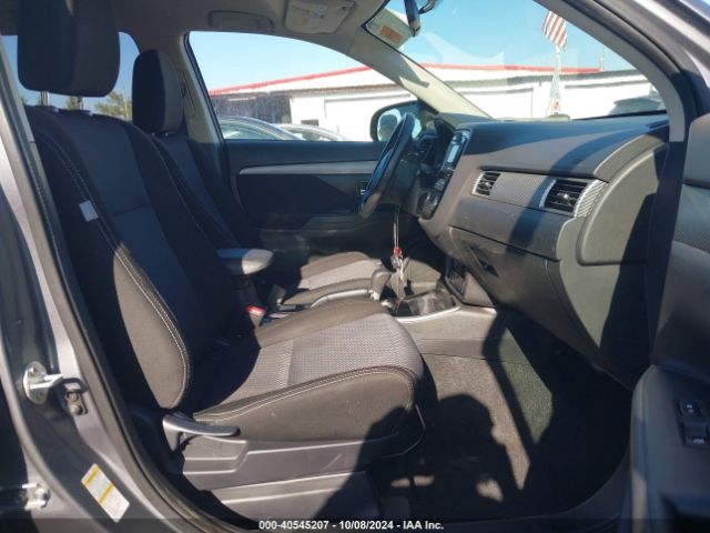 JA4AD2A37HZ015447 Mitsubishi Outlander Es