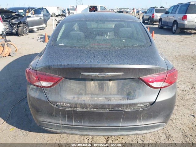 1C3CCCFB7GN117588 Chrysler 200 LX