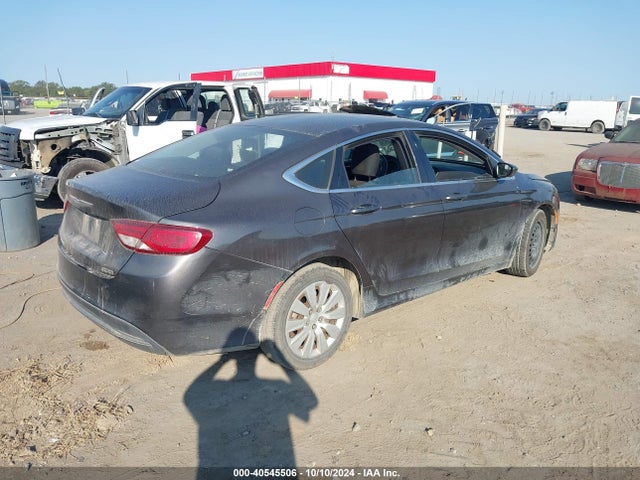 1C3CCCFB7GN117588 Chrysler 200 LX