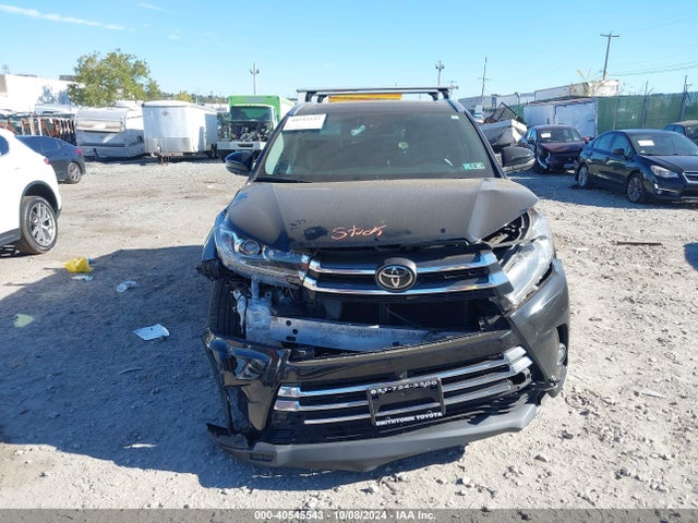 Toyota Highlander Limited Platinum 2017 5TDDZRFH8HS415939 Image 12