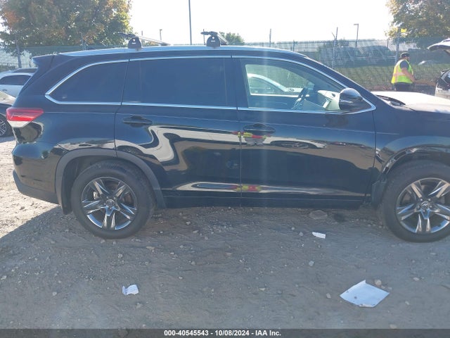 Toyota Highlander Limited Platinum 2017 5TDDZRFH8HS415939 Image 13