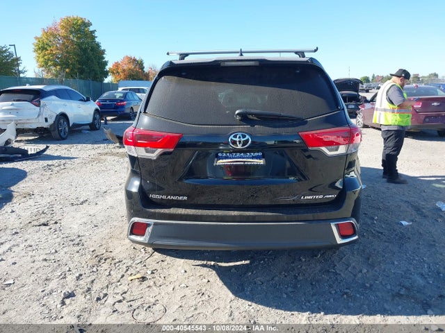 Toyota Highlander Limited Platinum 2017 5TDDZRFH8HS415939 Image 16