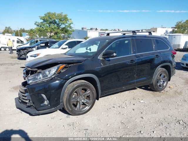 Toyota Highlander Limited Platinum 2017 5TDDZRFH8HS415939 Image 2