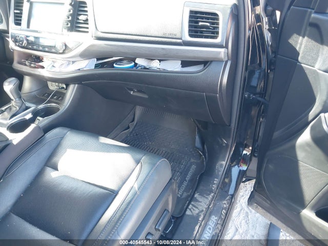 Toyota Highlander Limited Platinum 2017 5TDDZRFH8HS415939 Image 5