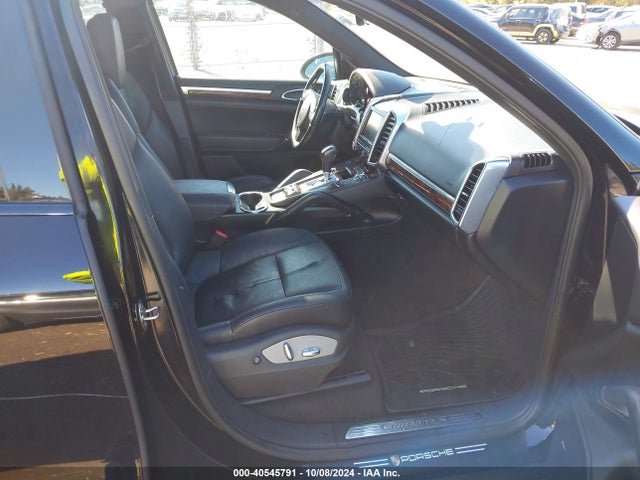 2011 PORSCHE CAYENNE WP1AB2A27BLA44569 Photo 4