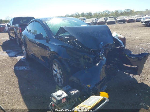 2023 TESLA MODEL Y 7SAYGDEE2PF754638 Photo 0