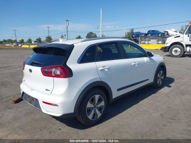 KNDCB3LC9K5217311 KIA NIRO LX