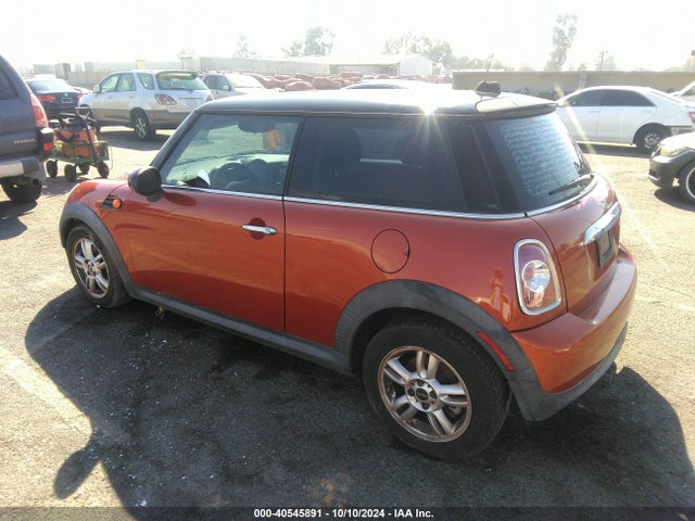 2013 MINI HARDTOP WMWSU3C5XDT677743 Photo 2