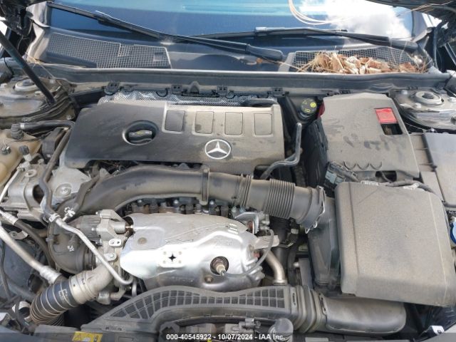WDD3G4FB4KW025918 Mercedes-Benz A 220 4matic