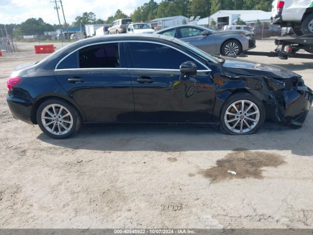 WDD3G4FB4KW025918 Mercedes-Benz A 220 4matic