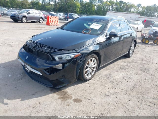 WDD3G4FB4KW025918 Mercedes-Benz A 220 4matic