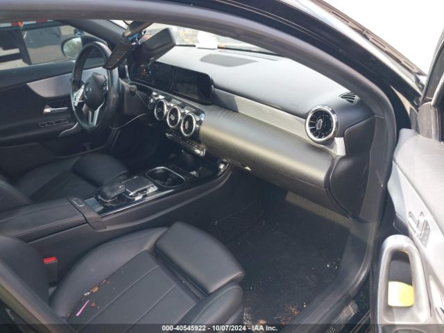 WDD3G4FB4KW025918 Mercedes-Benz A 220 4matic