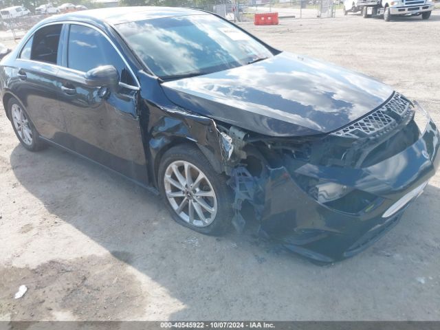WDD3G4FB4KW025918 Mercedes-Benz A 220 4matic