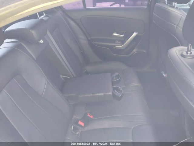 WDD3G4FB4KW025918 Mercedes-Benz A 220 4matic