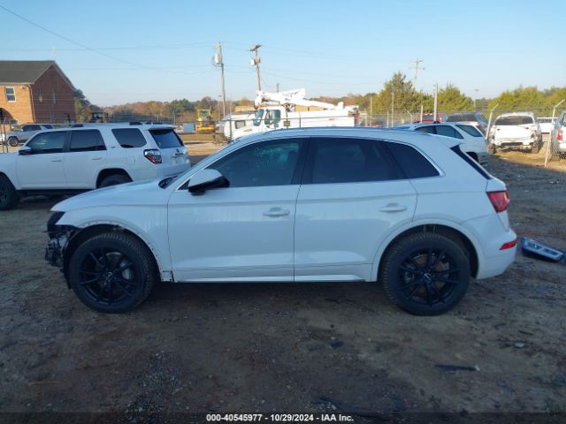 WA1BNAFY5J2014232 Audi Q5 2.0t Premium/2.0t Tech Premium
