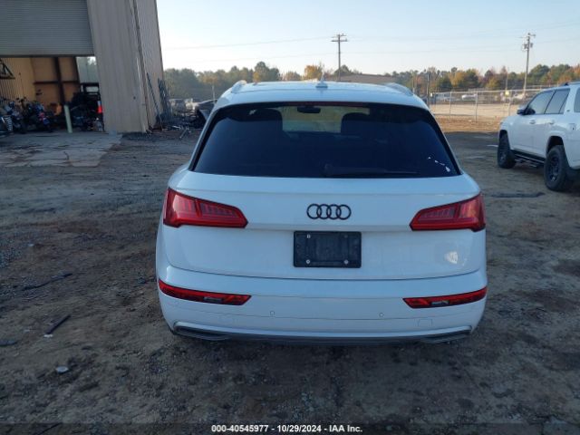 WA1BNAFY5J2014232 Audi Q5 2.0t Premium/2.0t Tech Premium