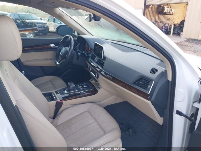 WA1BNAFY5J2014232 Audi Q5 2.0t Premium/2.0t Tech Premium