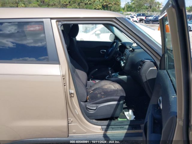 KNDJN2A22F7120688 KIA Soul