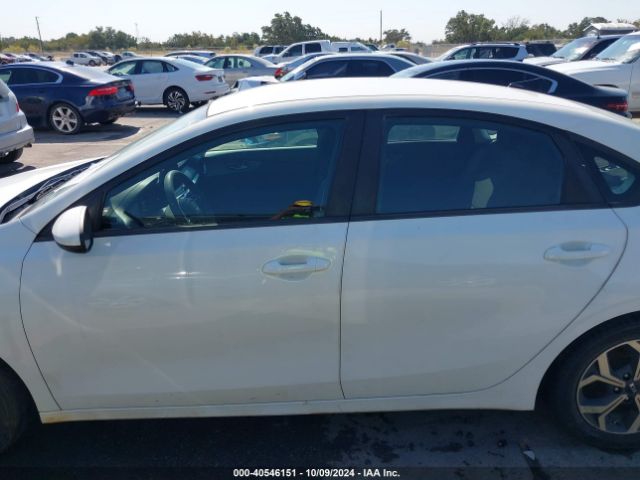 3KPF24AD7KE128906 KIA Forte Lxs