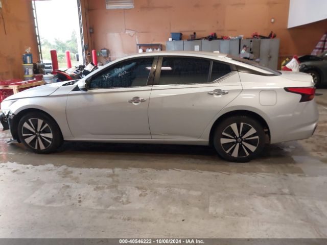 1N4BL4DV9NN315537 Nissan Altima Sv Fwd