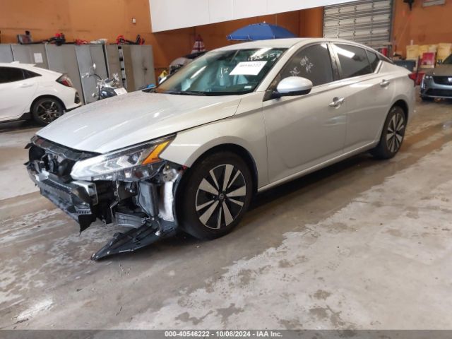 1N4BL4DV9NN315537 Nissan Altima Sv Fwd