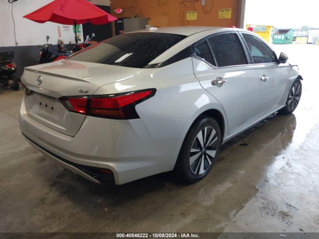 1N4BL4DV9NN315537 Nissan Altima Sv Fwd