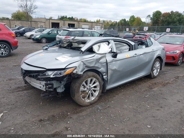 Toyota CAMRY LE 2024 4T1C11BK9RU113543 Image 2
