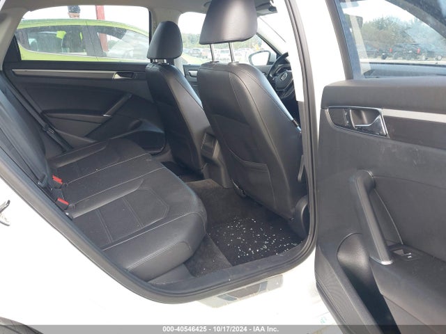 1VWDT7A30HC073550 Volkswagen Passat 1.8t R-line