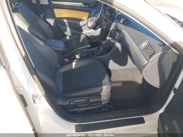 1VWAT7A35FC054931 Volkswagen Passat 1.8t Wolfsburg Edition