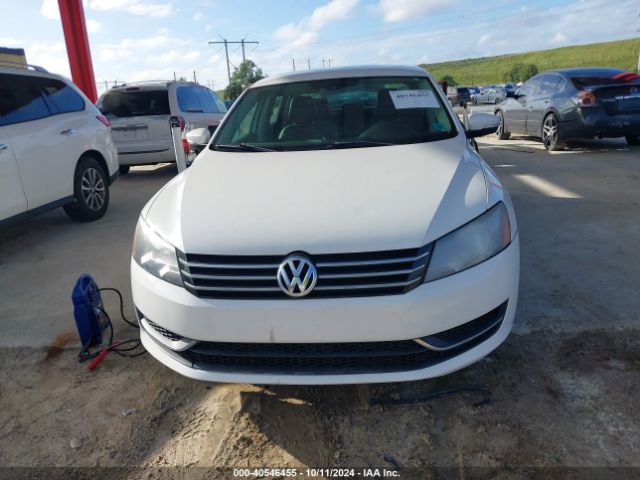 1VWAT7A35FC054931 Volkswagen Passat 1.8t Wolfsburg Edition