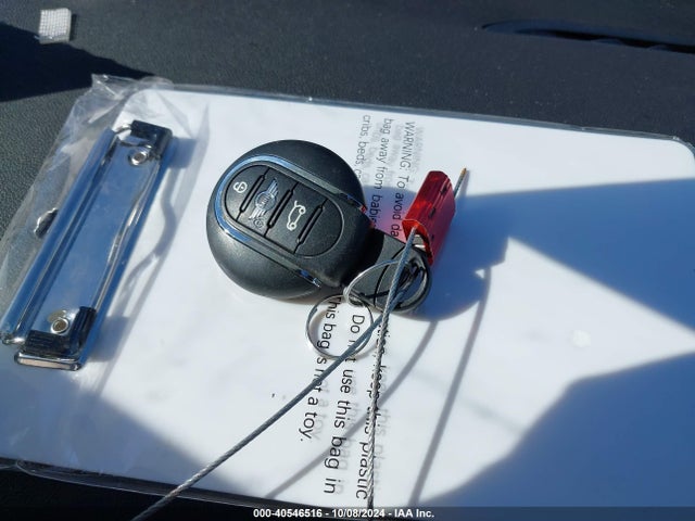 2017 MINI COUNTRYMAN WMZYT5C36H3B67215 Photo 10